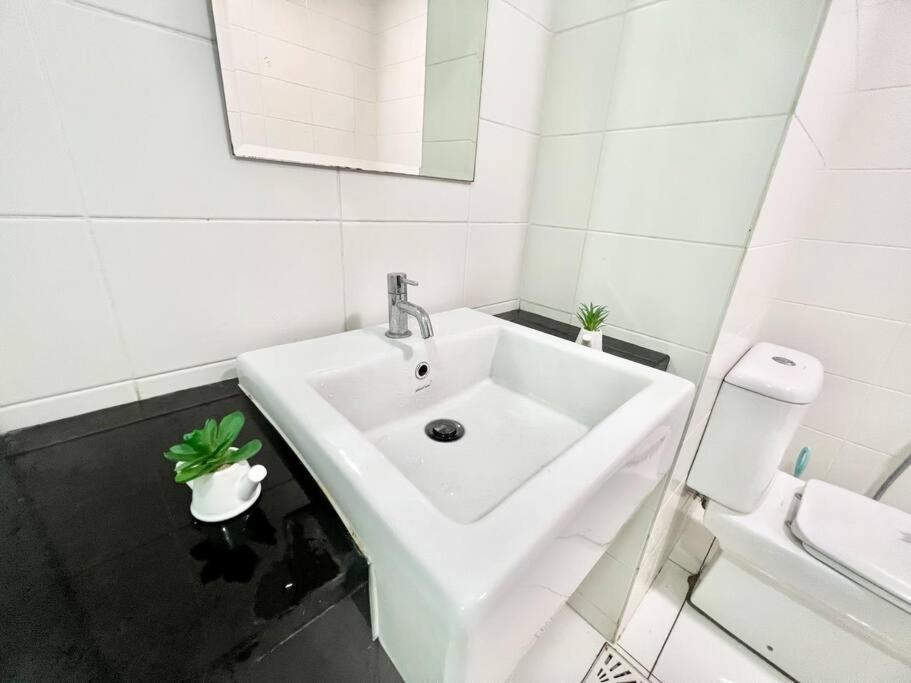 Pangsapuri D 1-5pax Cozy Trefoil 3bed Wifi &tv Shah Alam Setia Mall Setia Alam